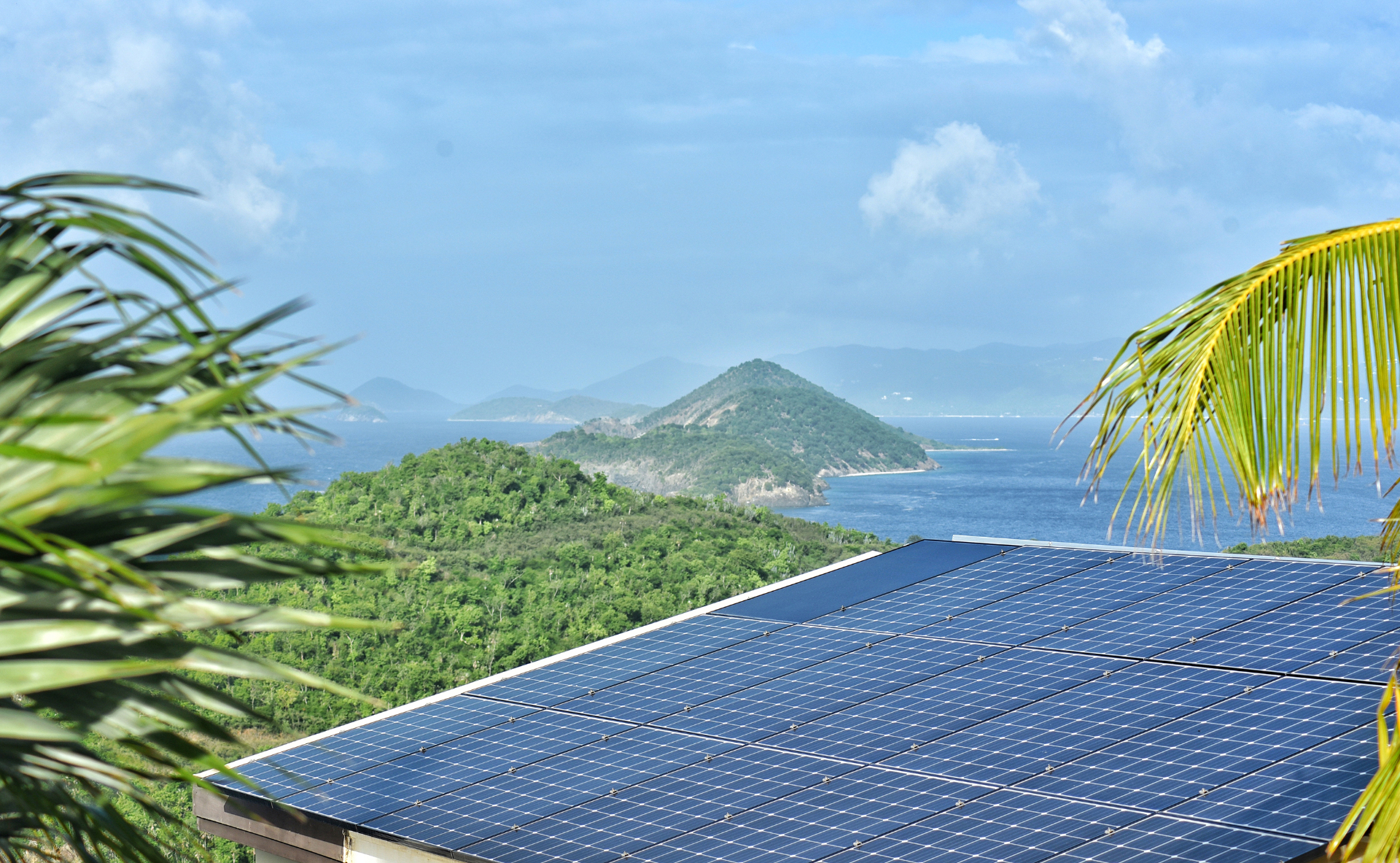 Maison équipée de panneaux solaires photovoltaïques